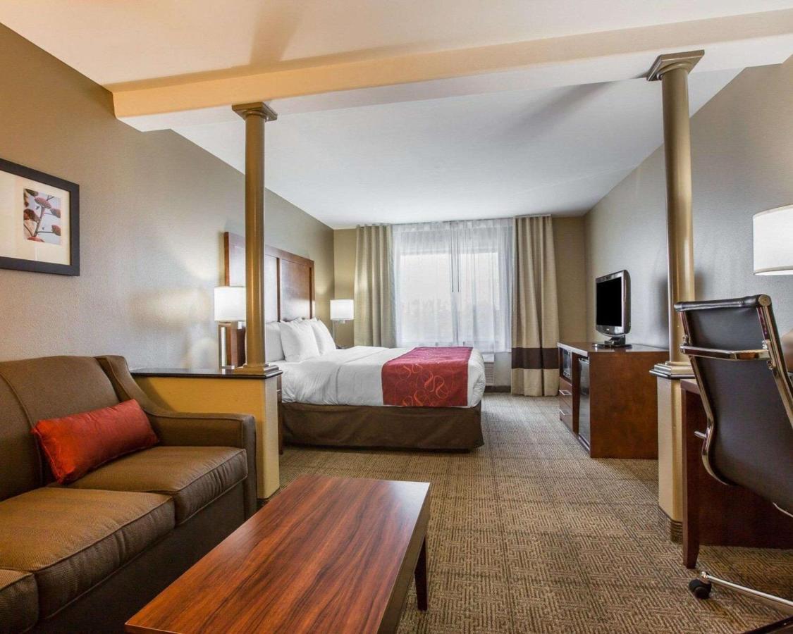 King Suite - Non-Smoking at Comfort Suites Victorville-Hesperia