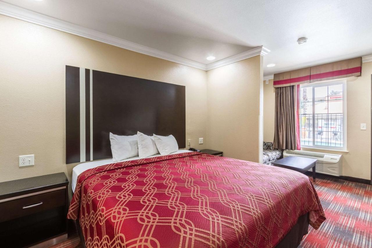 King Suite with Sofa Bed - Non-Smoking at Econo Lodge Inn & Suites Escondido Downtown