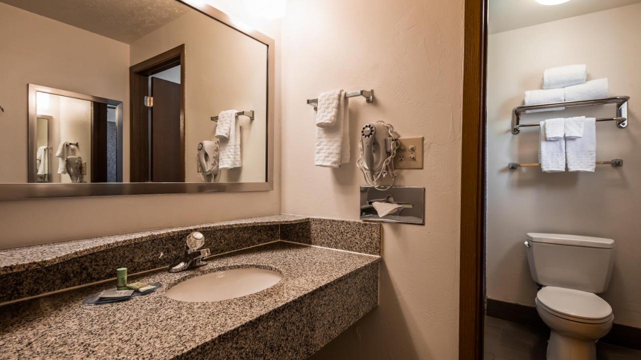 Queen Room with Two Queen Beds - Non-Smoking at Best Western Paradise Inn