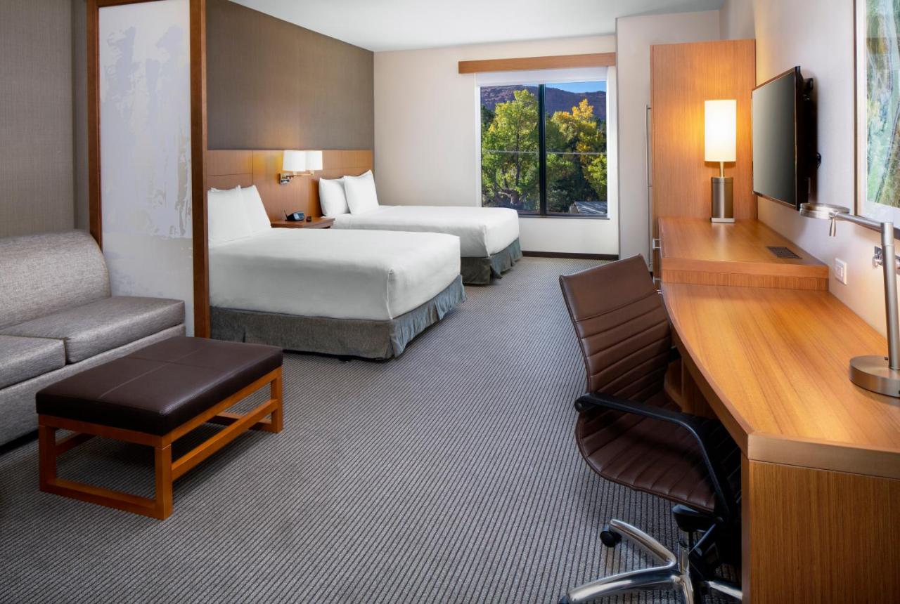 Queen Room - Disability Access at Hyatt Place Moab