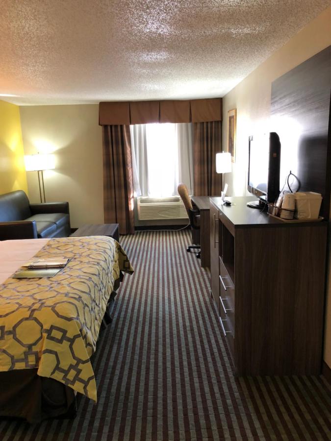 Deluxe King Room - Non-Smoking at Baymont by Wyndham Oklahoma City Airport