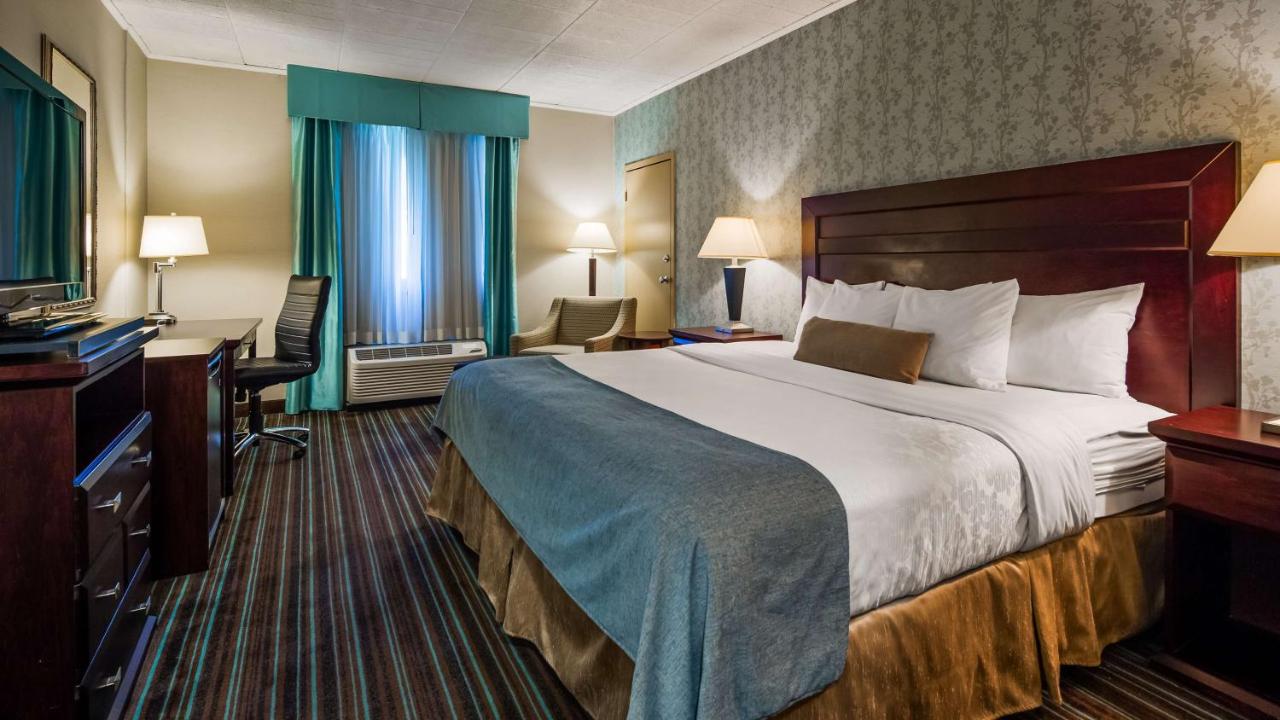 Executive King Room - Non-Smoking at Lockport Hotel