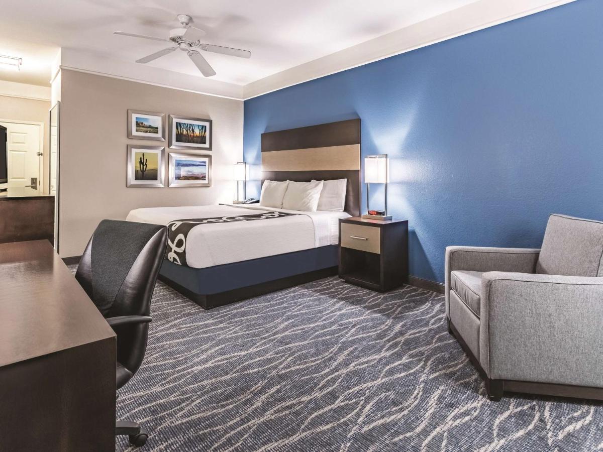 King Room - Non-Smoking at La Quinta Inn & Suites by Wyndham Phoenix I-10 West