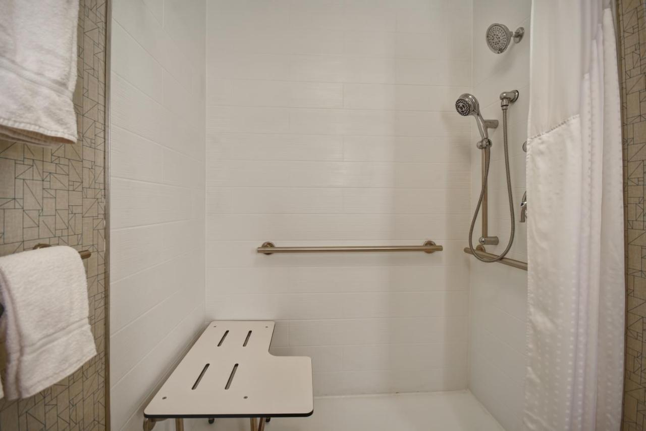 Queen Room with Two Queen Beds - Disability Access with Roll In Shower at Holiday Inn Express & Suites Schererville by IHG