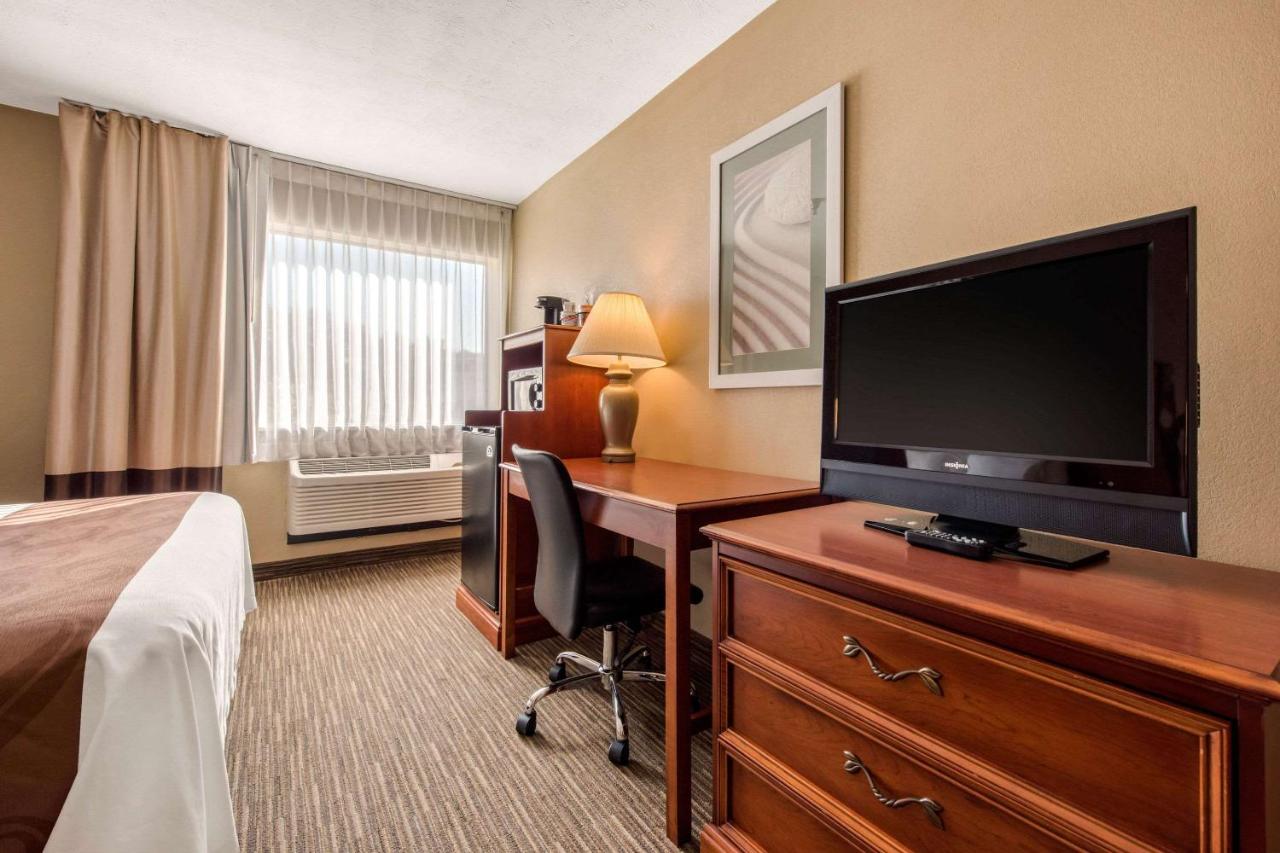 King Room - Non-Smoking at Quality Inn & Suites New Castle