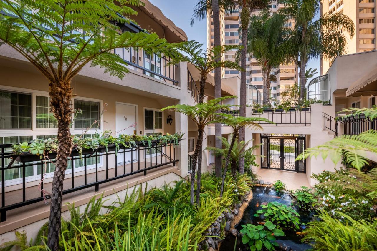 Queen Executive Suite at Beverly Hills Plaza Hotel & Spa