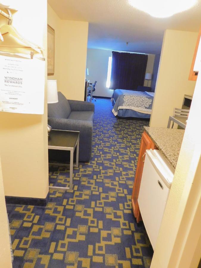 King Suite - Non-Smoking at Days Inn & Suites by Wyndham Pocahontas