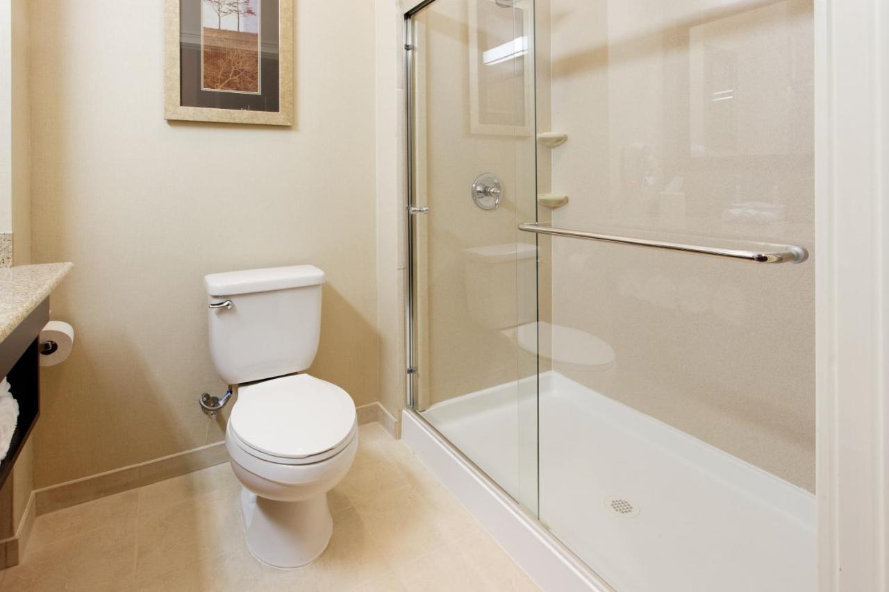 King Room - Disability Access at Holiday Inn Express Benicia by IHG