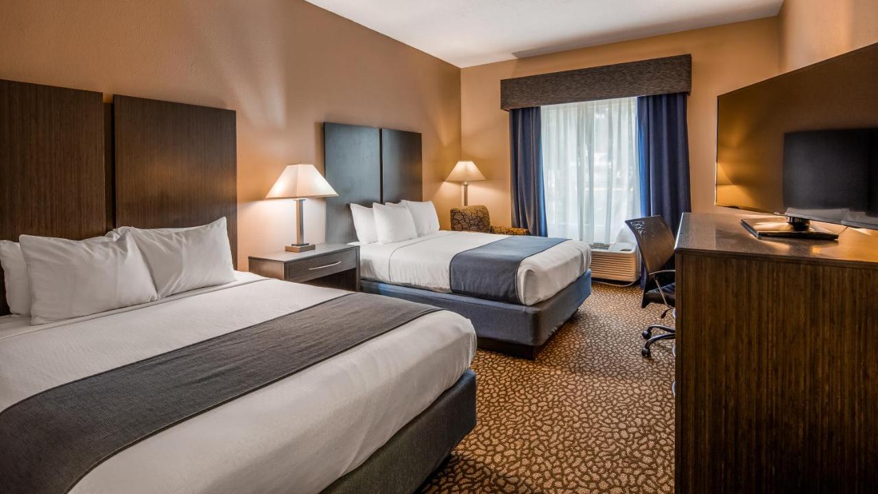  | Best Western Plus Bradenton Hotel & Suites