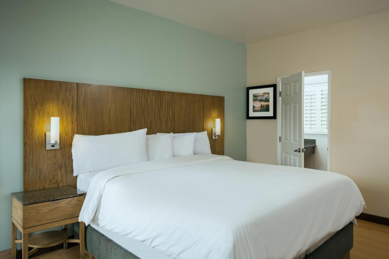 Studio with King bed at PB Surf Beachside Inn