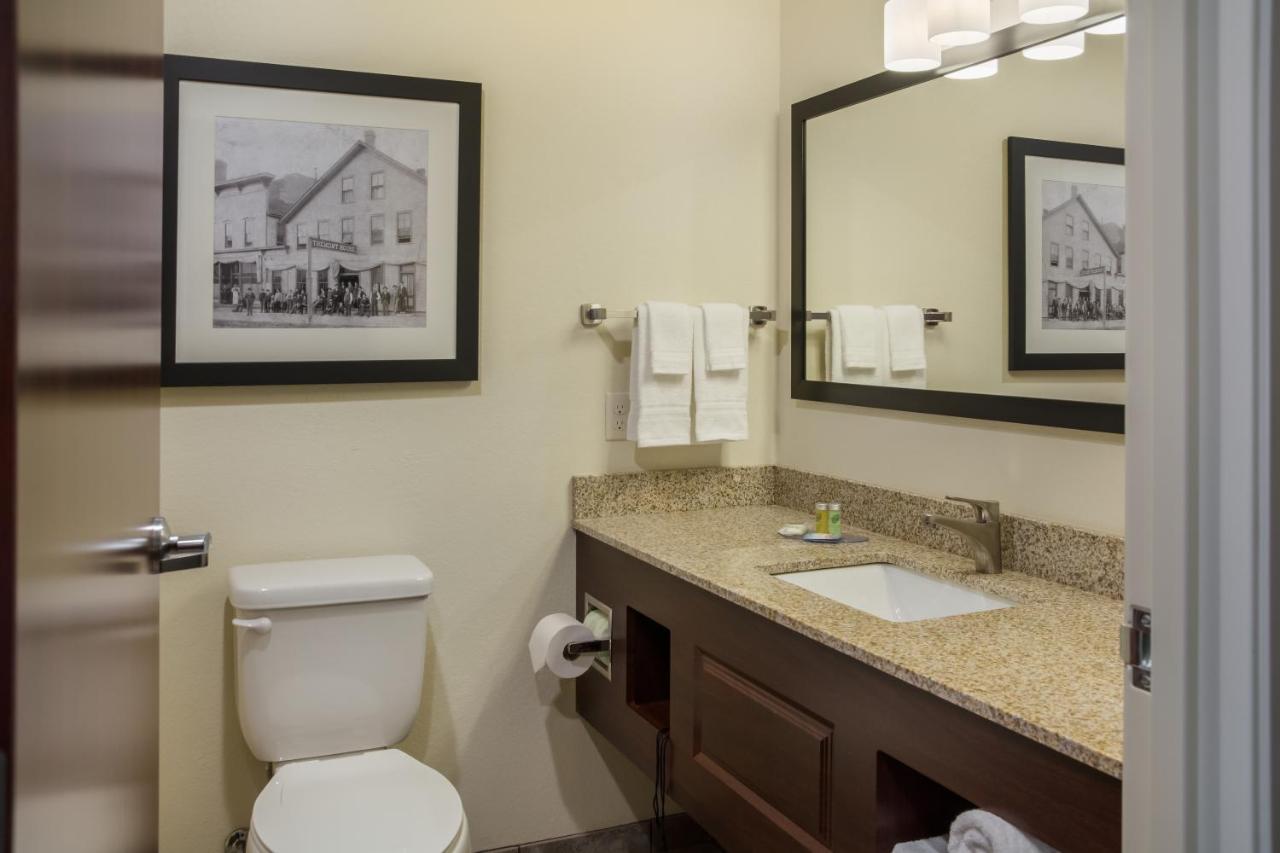Queen Room at Cobblestone Inn & Suites - Ashland
