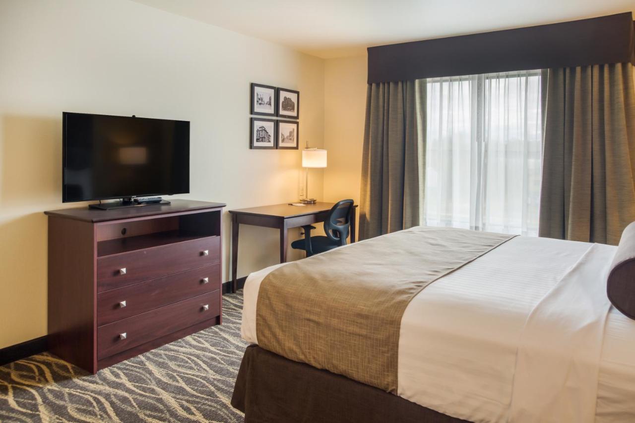 King Room at Cobblestone Inn & Suites - Ashland