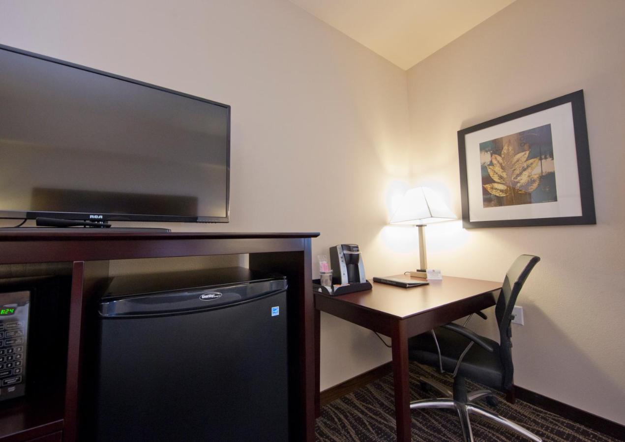 ADA King Room with Shower at Cobblestone Inn & Suites - Boone
