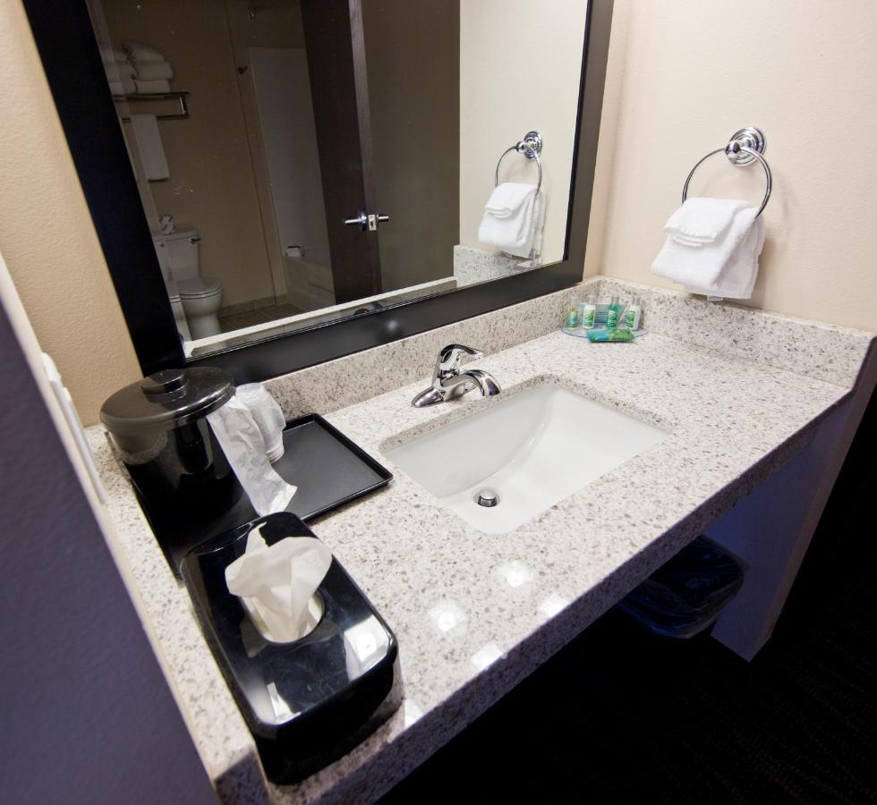 King Room at Cobblestone Inn & Suites - Boone