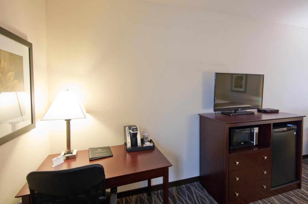 King Room at Cobblestone Inn & Suites - Boone