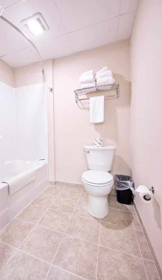 King Room at Cobblestone Inn & Suites - Boone