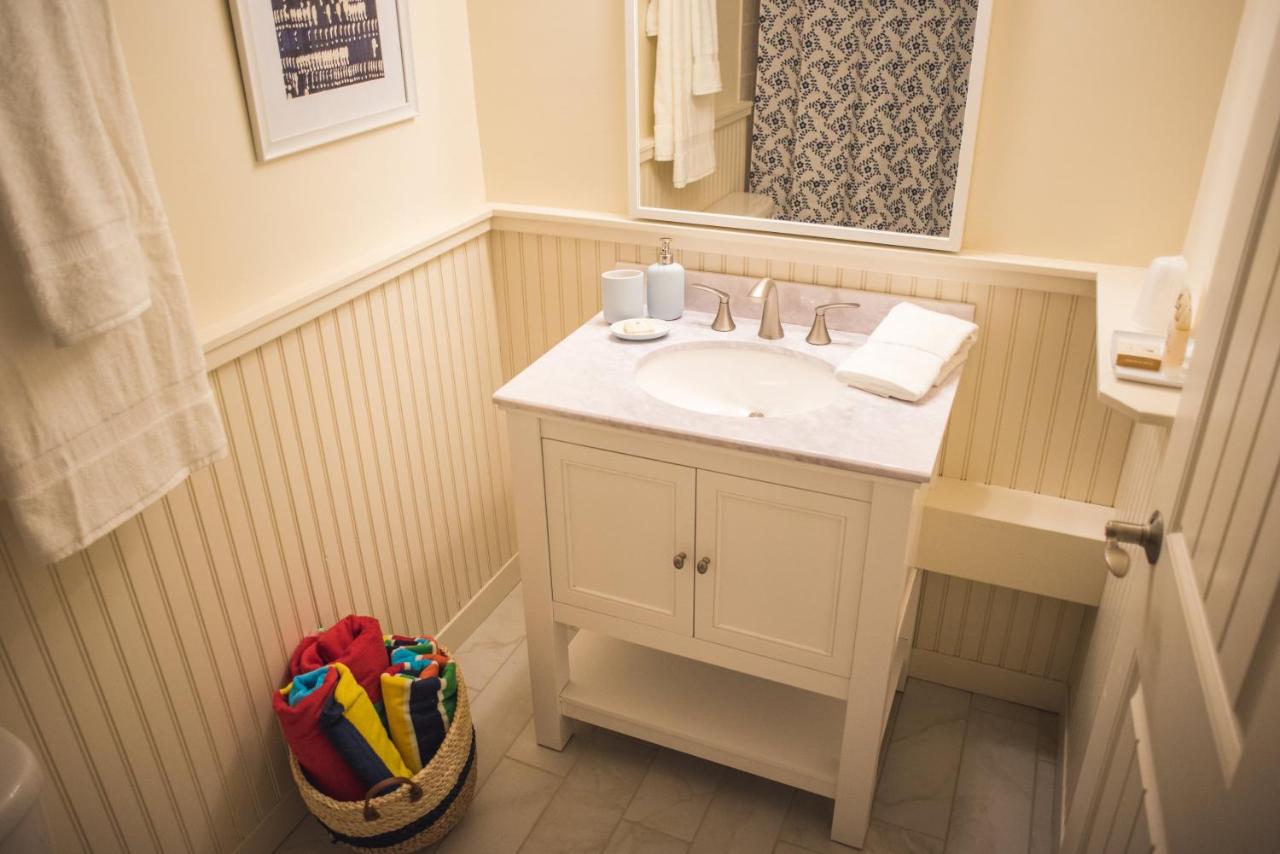 King Suite with Kitchenette at The Circle Hotel Fairfield