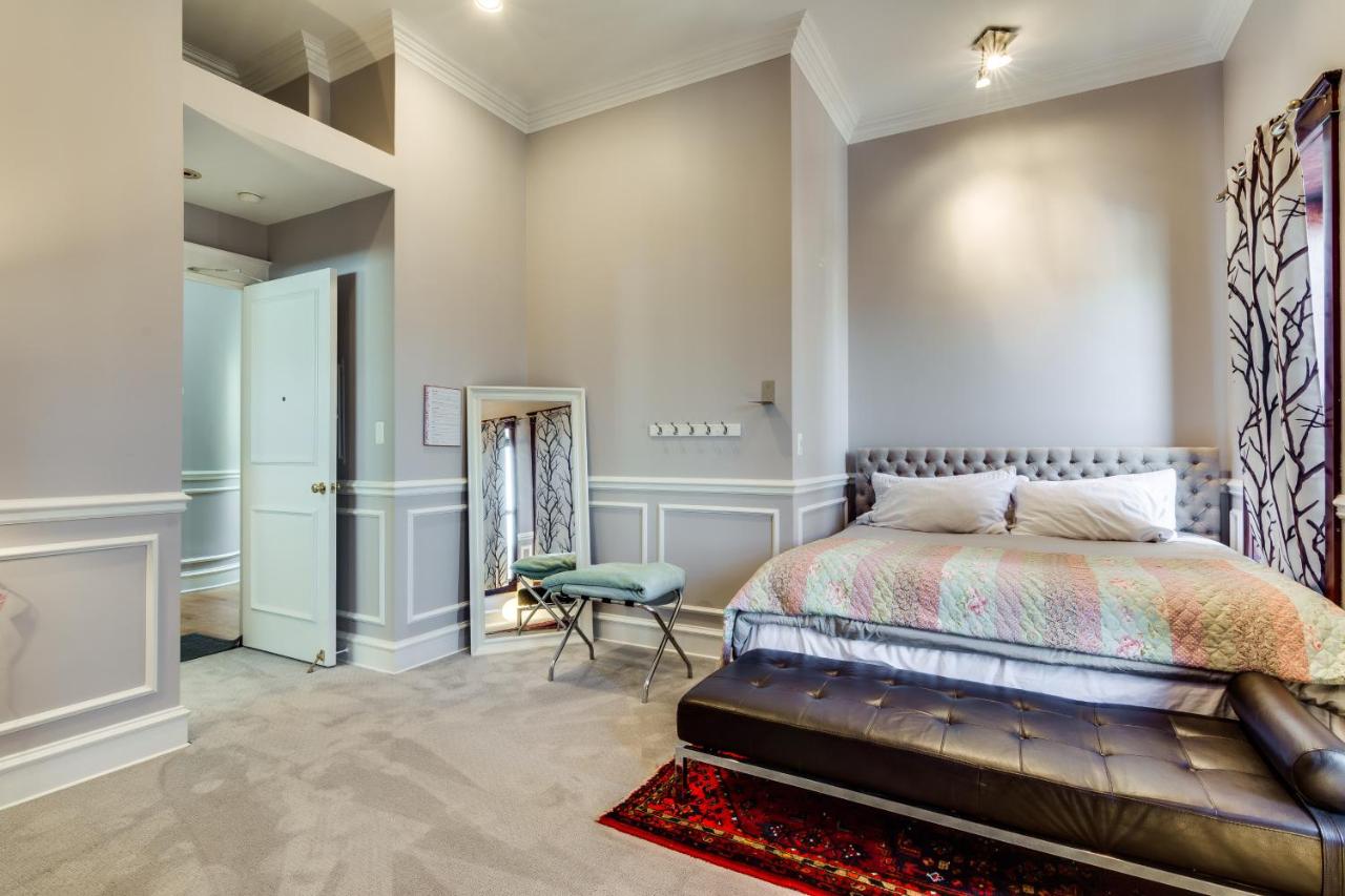 Deluxe Double Room (2 Adults + 1 Child) at The Golden Arm