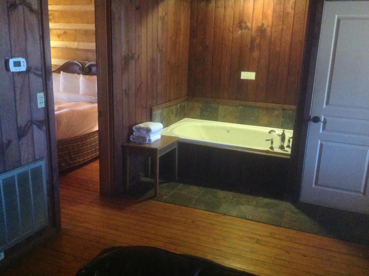 Villa at The Smokehouse Lodge and Cabins
