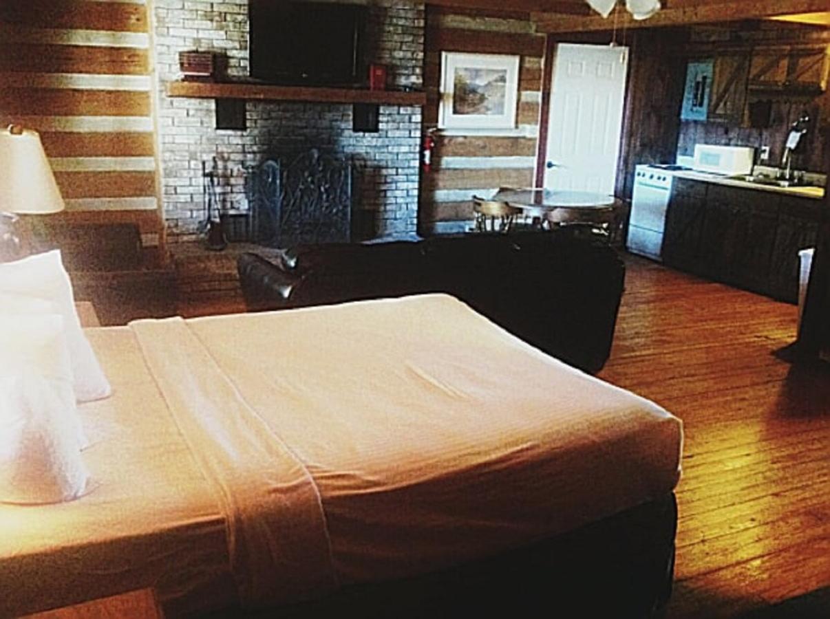 Villa at The Smokehouse Lodge and Cabins
