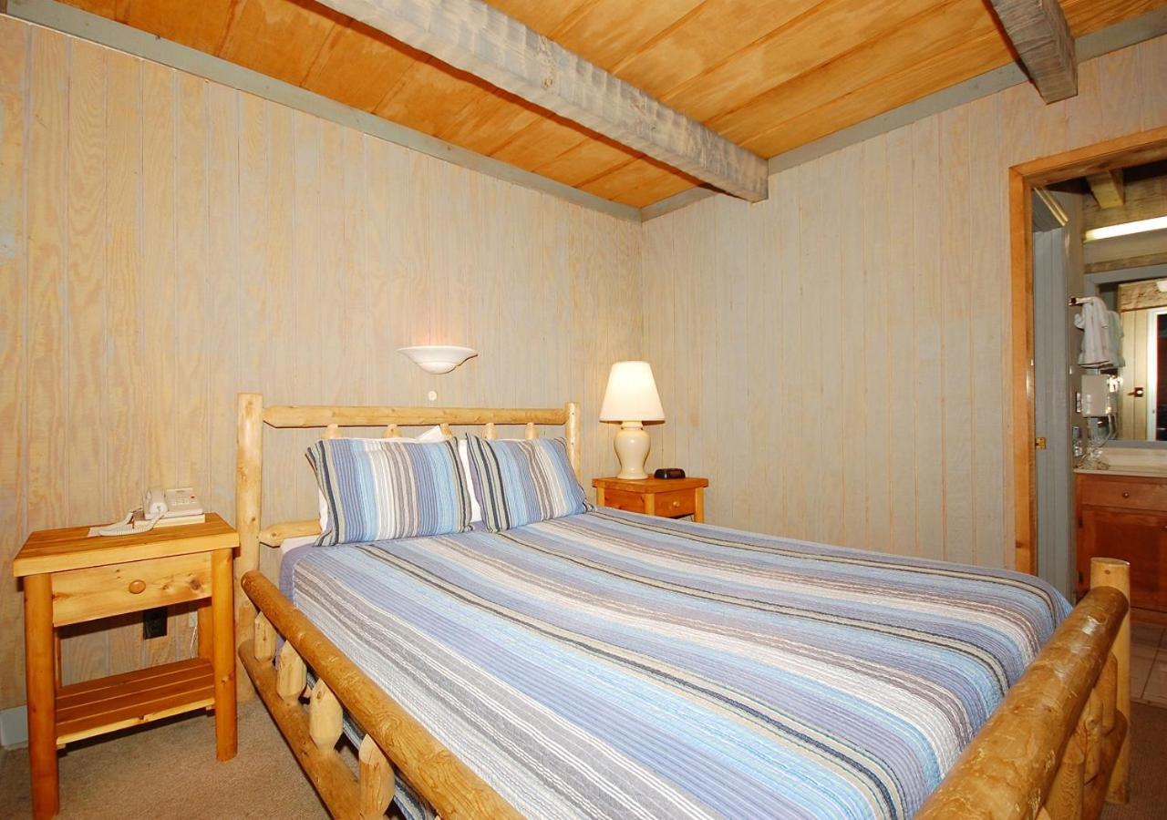 Two-Bedroom Log Cabin at The Smokehouse Lodge and Cabins