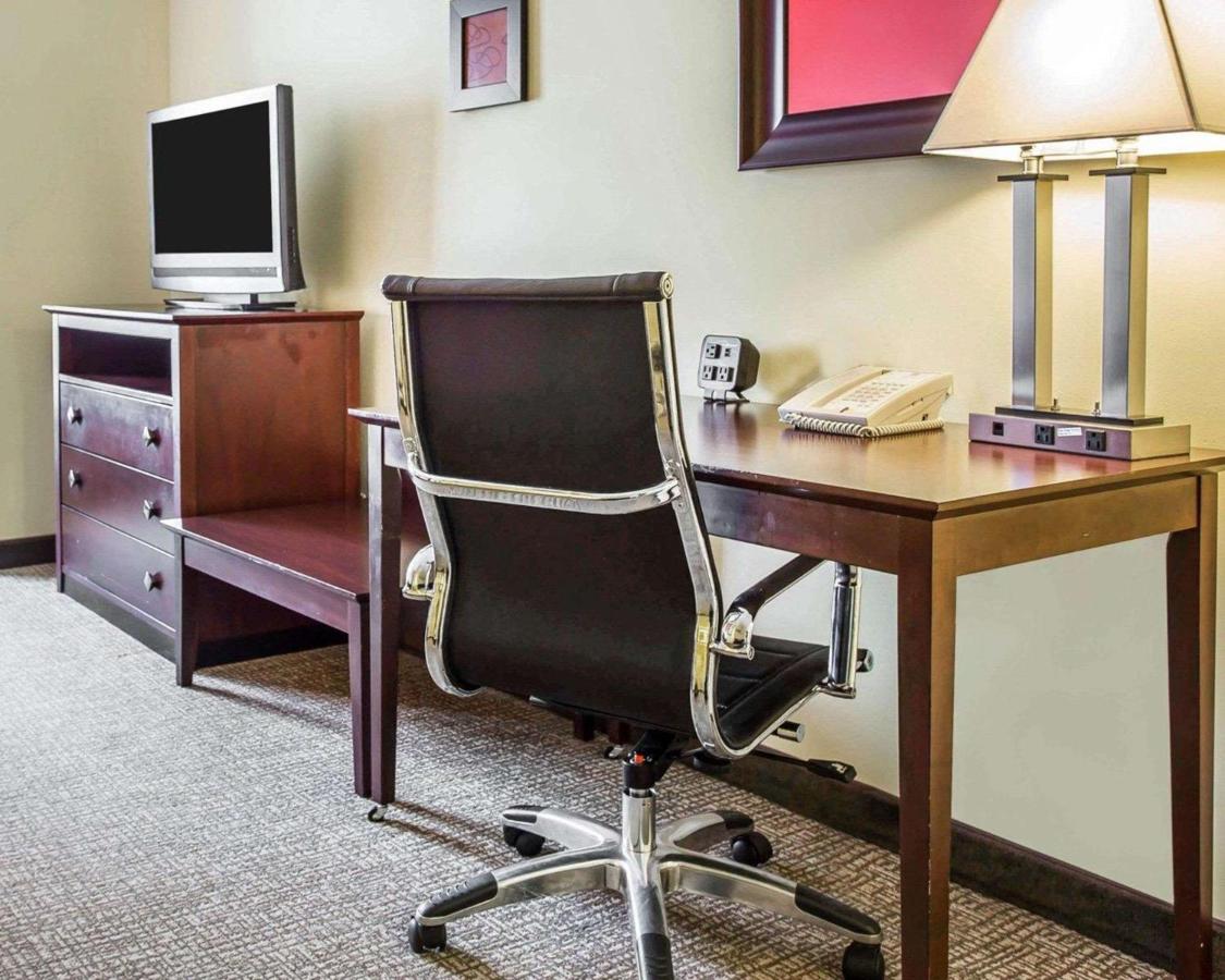 King Suite at Comfort Suites Rock Hill Manchester Meadows Area