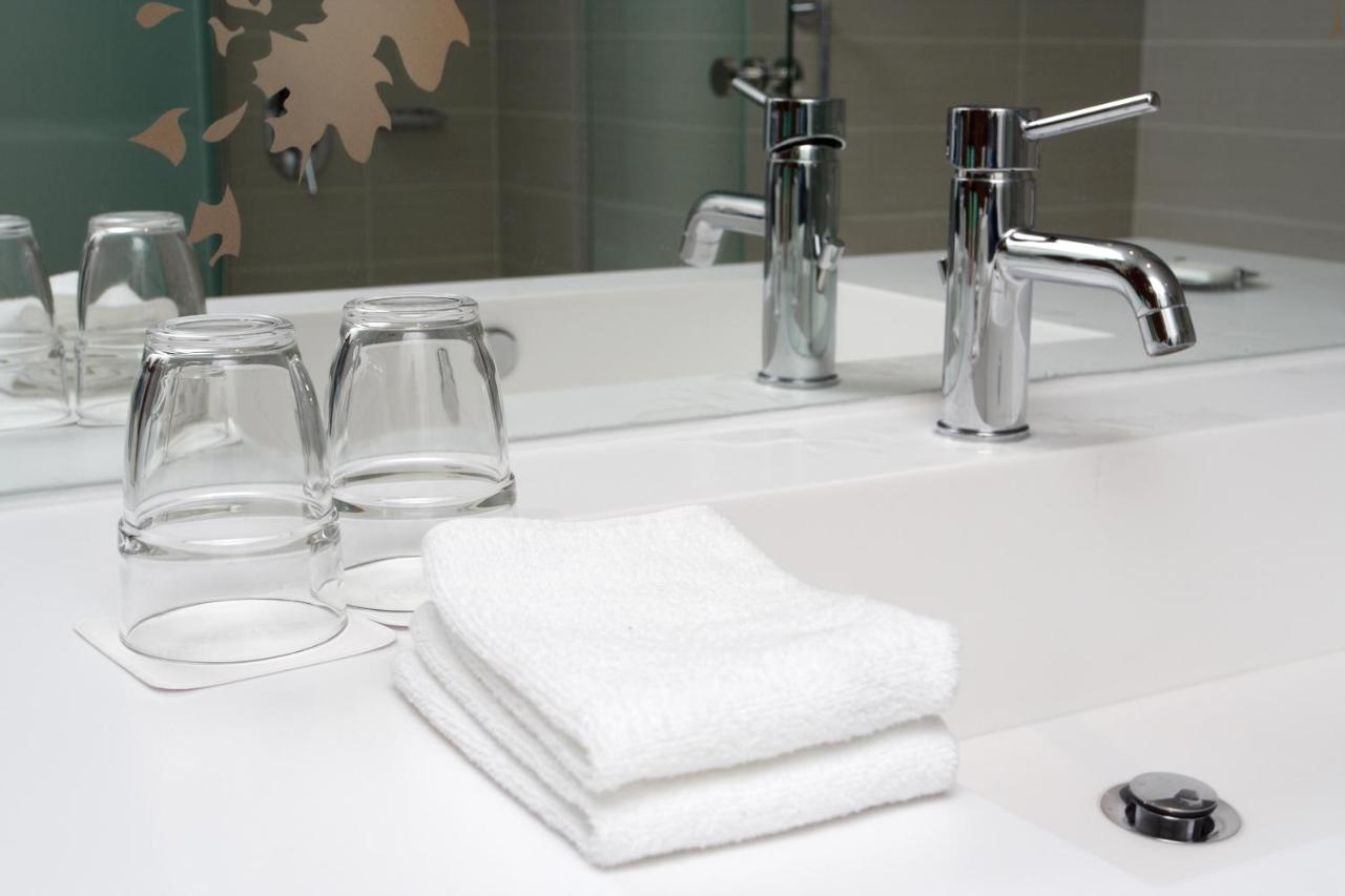 King Suite - Mobility Access/Non-Smoking at City Express by Marriott Denver Airport