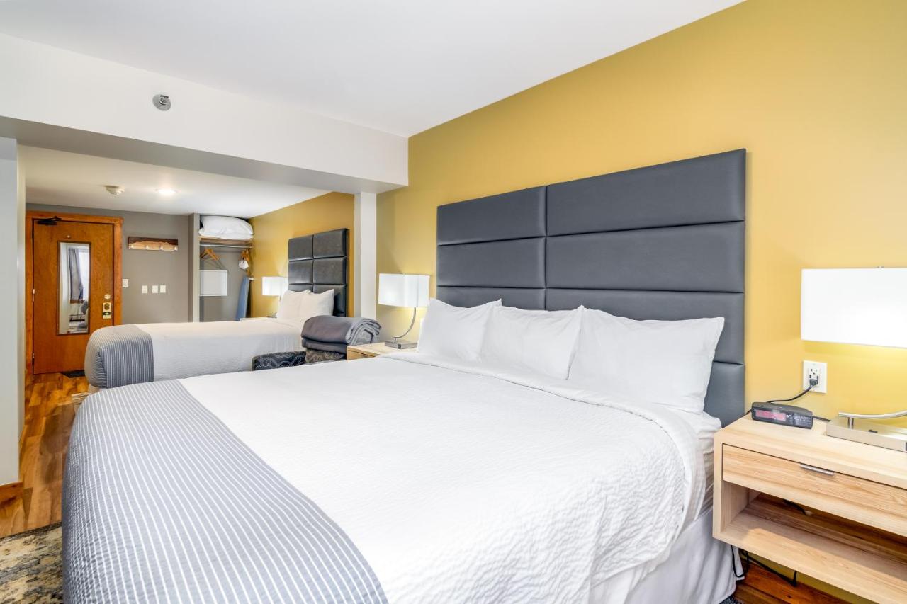 Two King Room at Grey Fox Inn