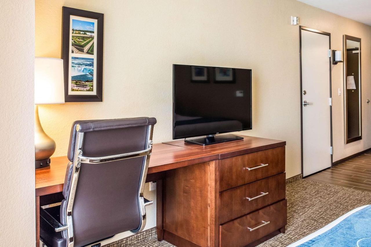 Queen Room with Two Queen Beds - Non-Smoking at Comfort Inn & Suites Niagara Falls Blvd USA
