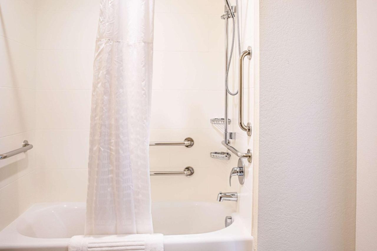 King Suite - Accessible/Non-Smoking at Comfort Inn & Suites Niagara Falls Blvd USA