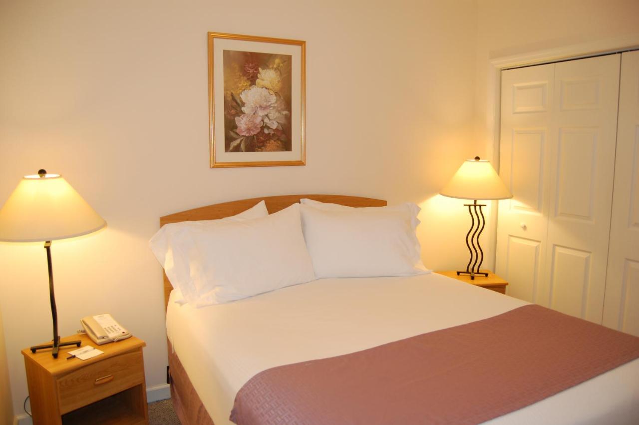 Two-Bedroom Deluxe Suite with Two Queen Beds - Non-Smoking at Microtel Inn & Suites by Wyndham Plattsburgh
