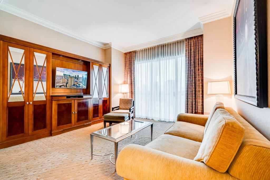One-Bedroom Balcony Suite - Mountain View at Jet Luxury Resorts @ The Signature Condo Hotel