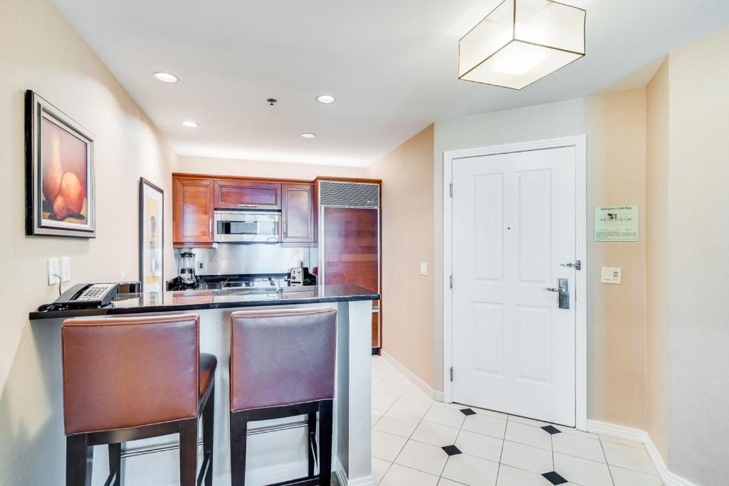 One-Bedroom Balcony Suite - Mountain View at Jet Luxury Resorts @ The Signature Condo Hotel