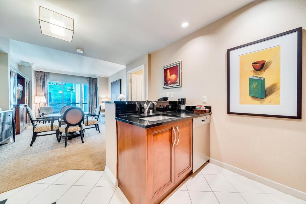 Jet Luxury Resorts @ The Signature Condo Hotel