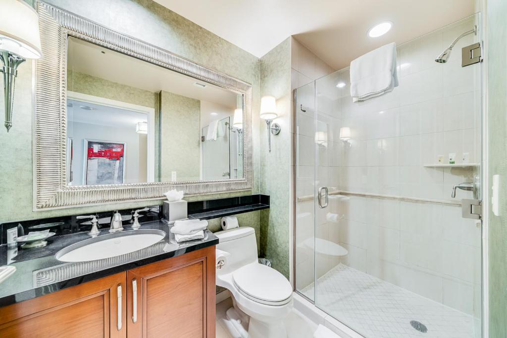One-Bedroom Balcony Suite - Mountain View at Jet Luxury Resorts @ The Signature Condo Hotel