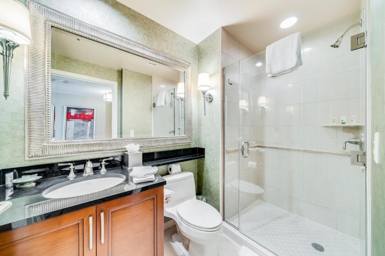 One-Bedroom Balcony Suite - Mountain View at Jet Luxury Resorts @ The Signature Condo Hotel