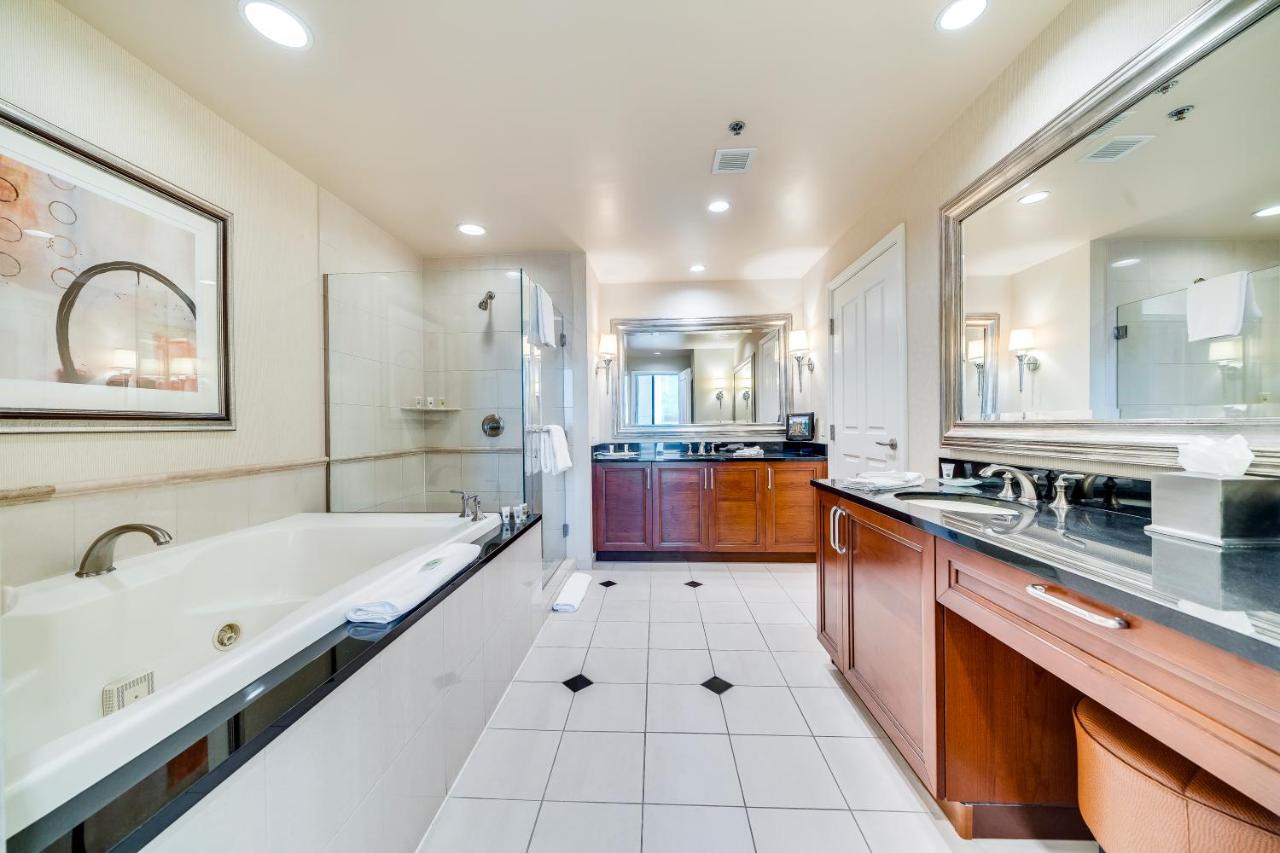 One-Bedroom Balcony Suite - Strip View at Jet Luxury Resorts @ The Signature Condo Hotel