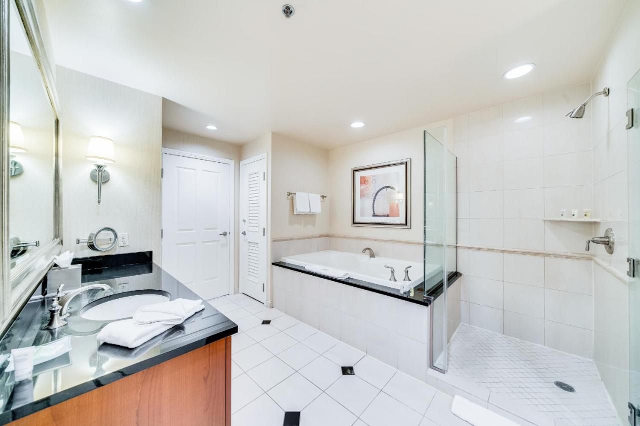 One-Bedroom Balcony Suite - Strip View at Jet Luxury Resorts @ The Signature Condo Hotel