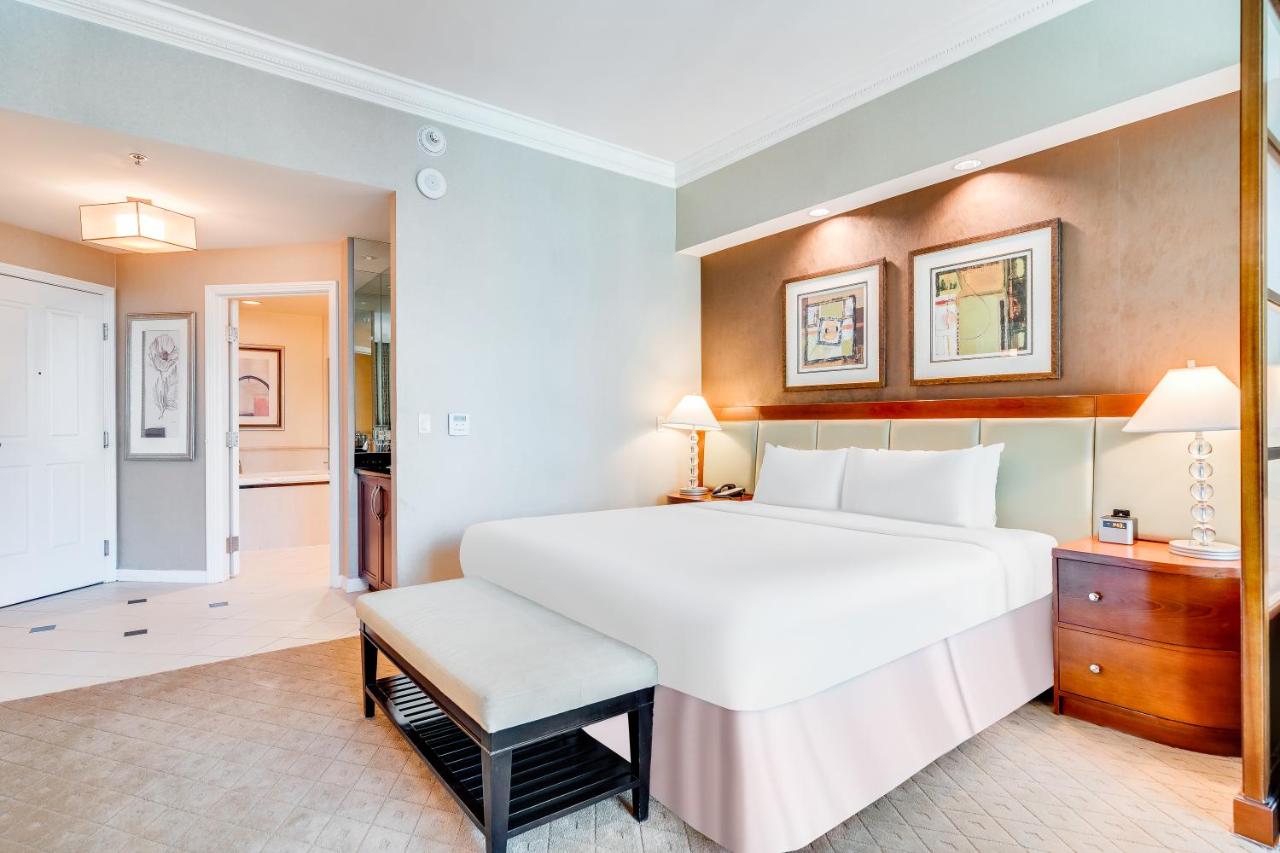 Deluxe Studio at Jet Luxury Resorts @ The Signature Condo Hotel