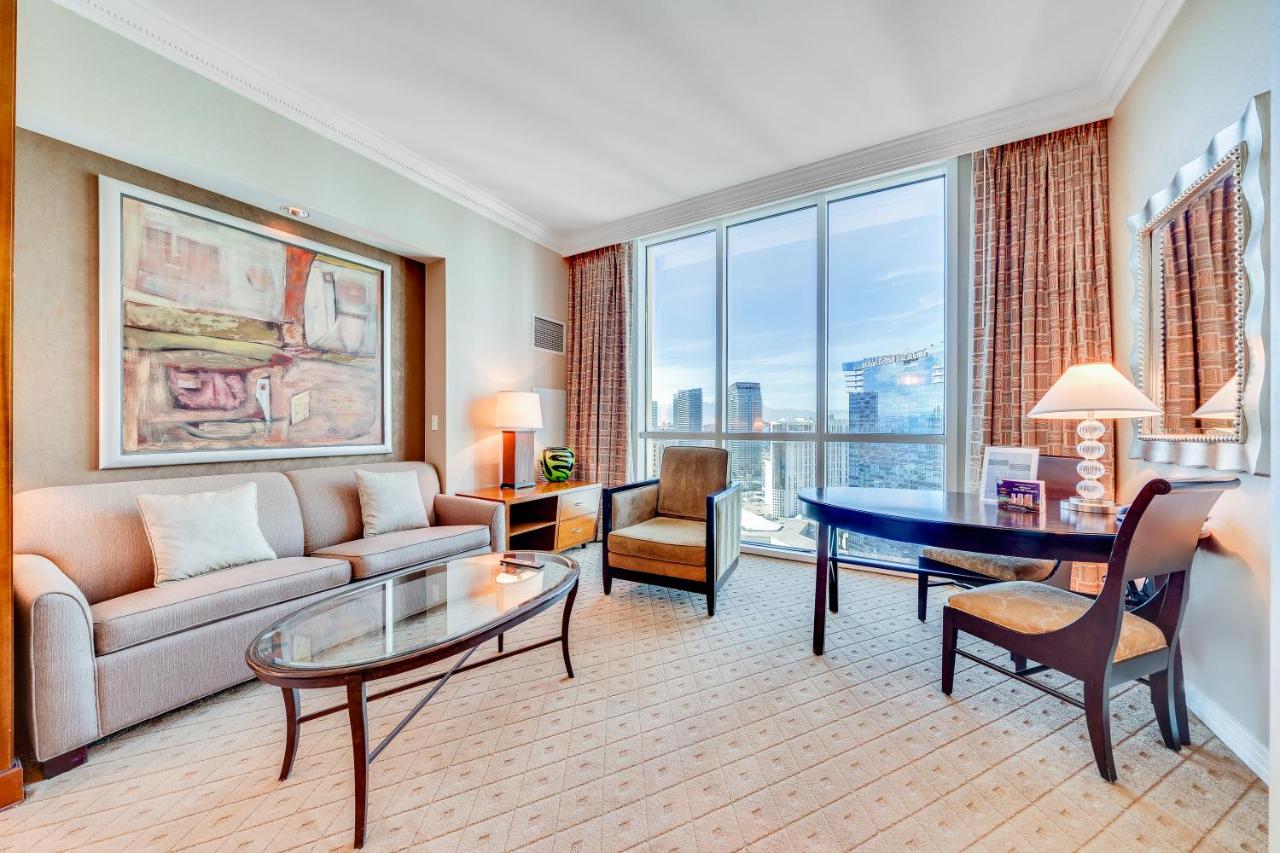 Deluxe Studio at Jet Luxury Resorts @ The Signature Condo Hotel