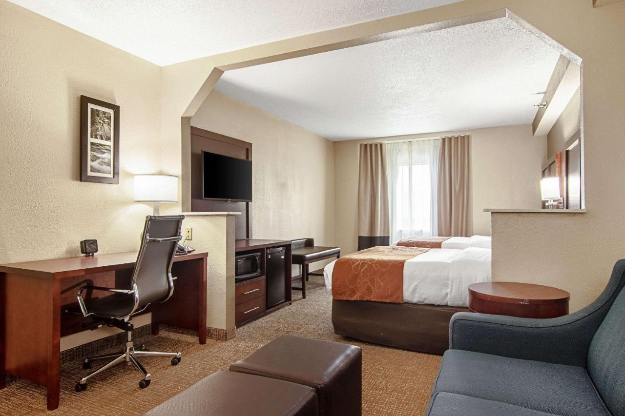 Queen Suite with Two Queen Beds - Non-Smoking at Comfort Suites Knoxville Airport