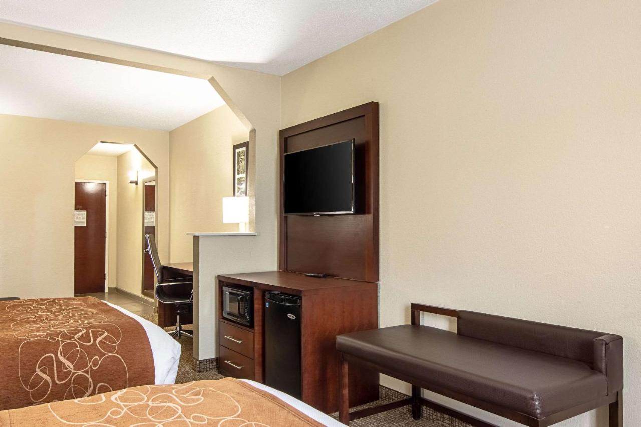 Queen Suite with Two Queen Beds - Non-Smoking at Comfort Suites Knoxville Airport