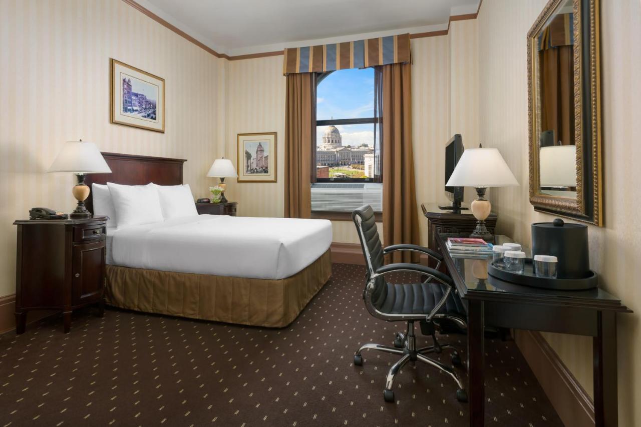 Superior Queen Room at Hotel Whitcomb