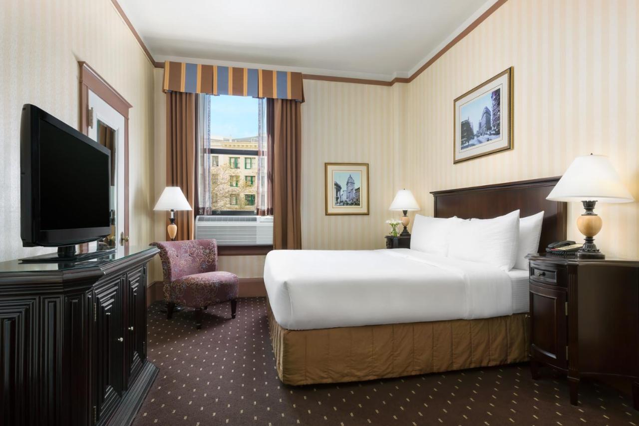 Superior King Room at Hotel Whitcomb