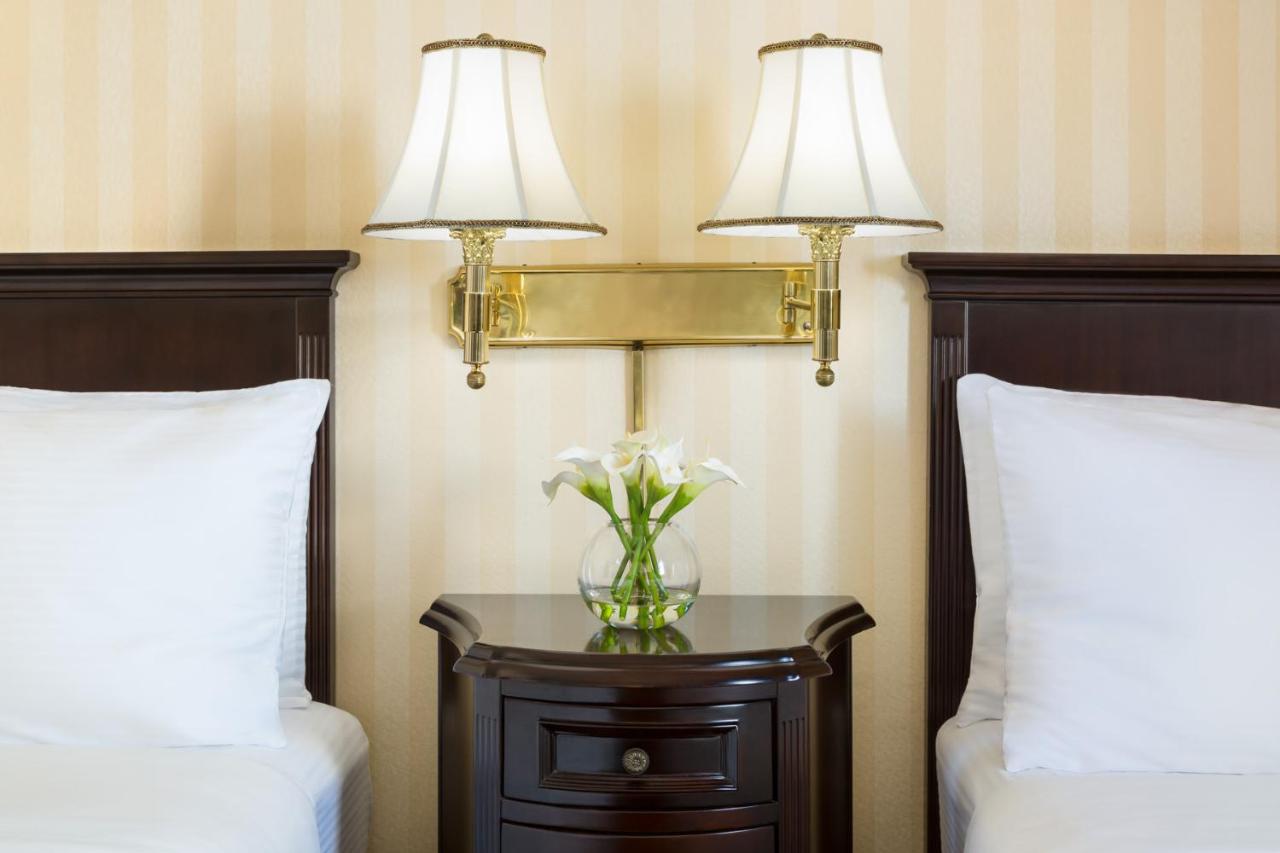 Standard Double Room with Two Double Beds at Hotel Whitcomb