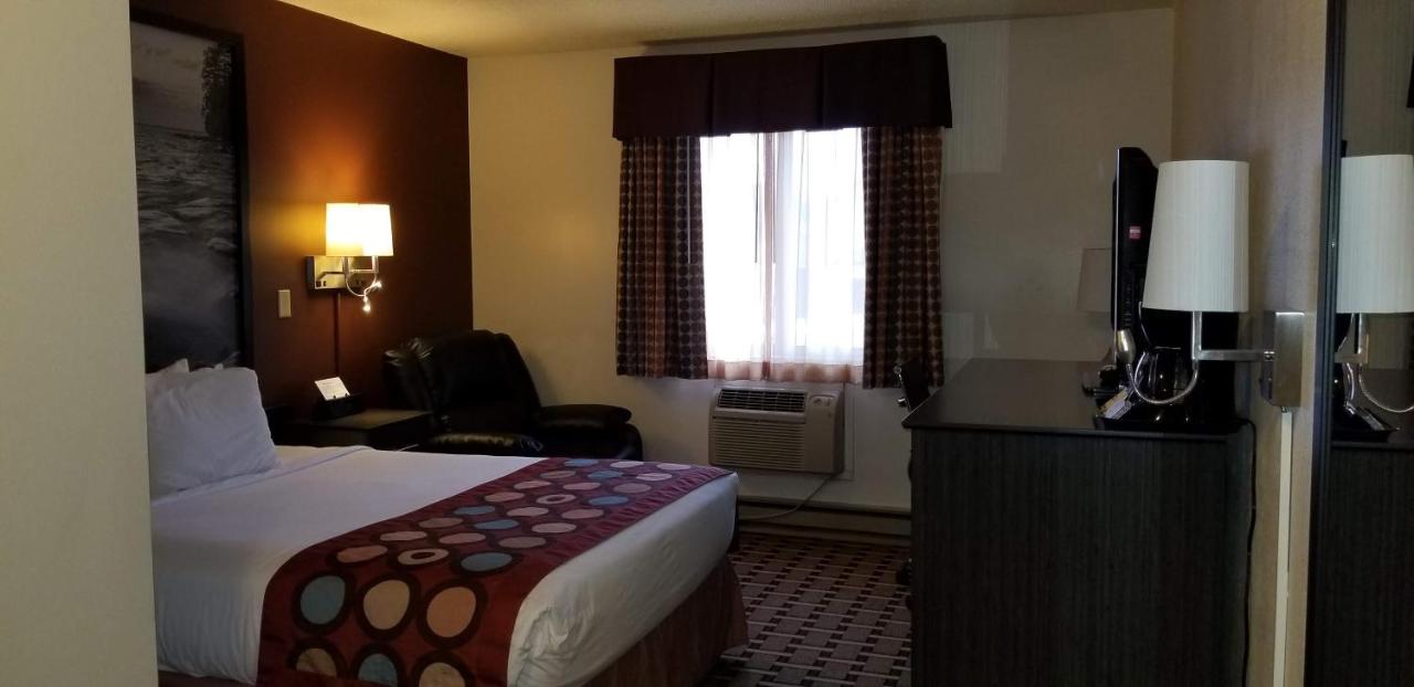 Queen Room - Non-Smoking at Super 8 by Wyndham Ashland