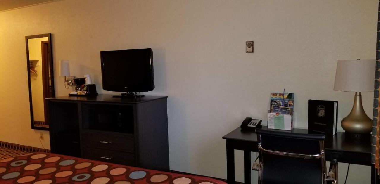 King Room - Non-Smoking at Super 8 by Wyndham Ashland