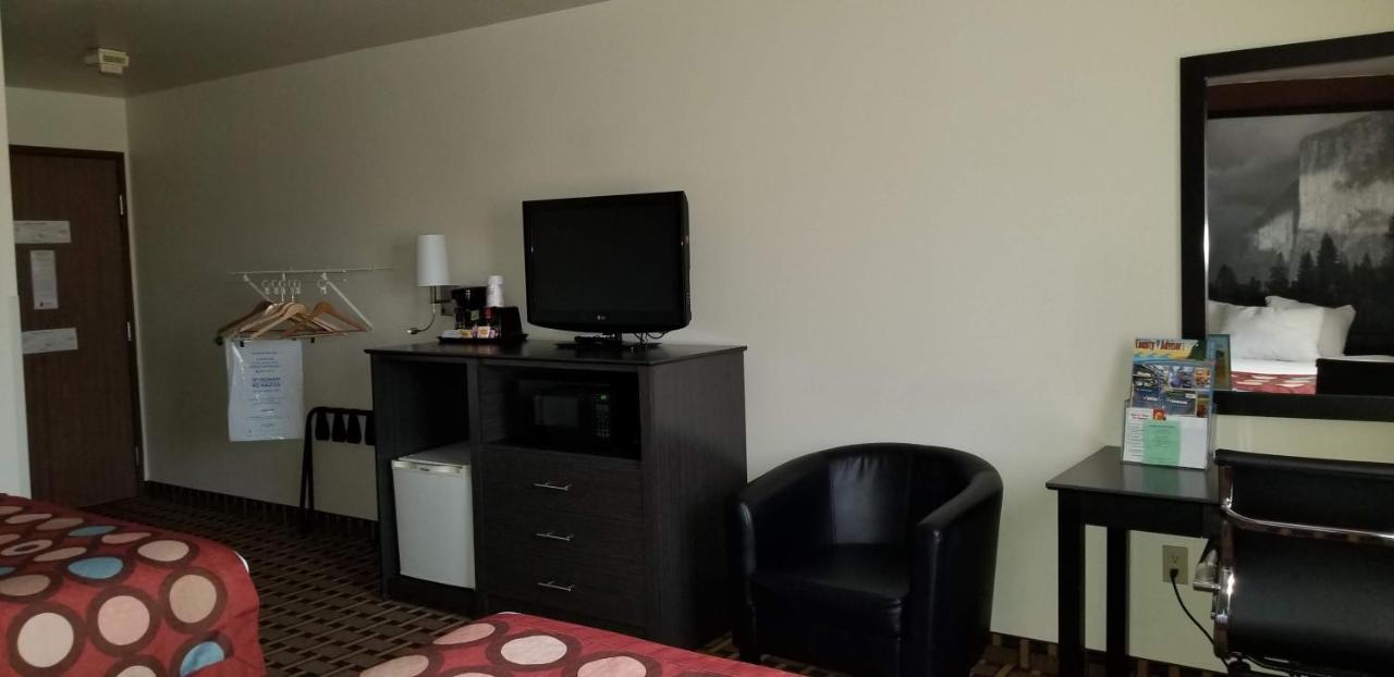 Double Room - Disability Access/Non-Smoking at Super 8 by Wyndham Ashland