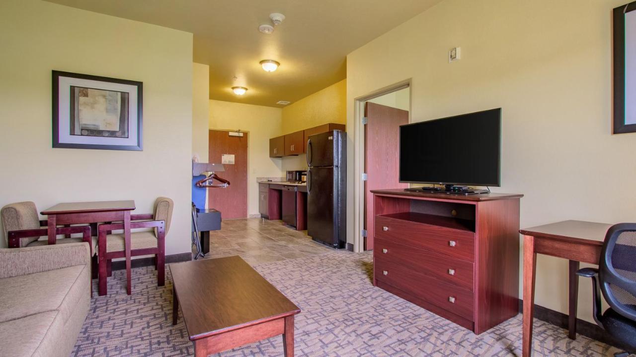 Family Room - Disability Access at Cobblestone Inn & Suites - Durand