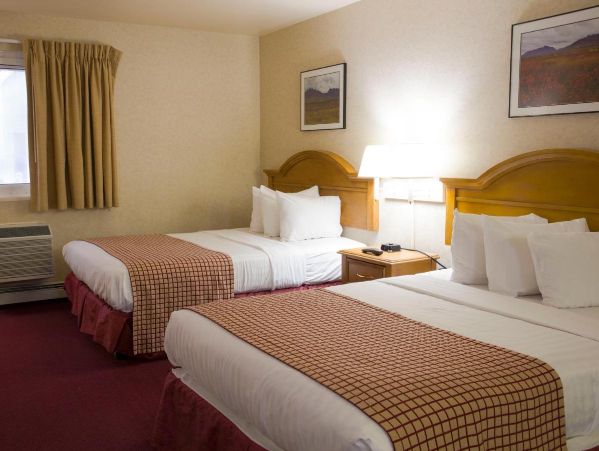 Deluxe Queen Room with Two Queen Beds at GuestHouse Anchorage